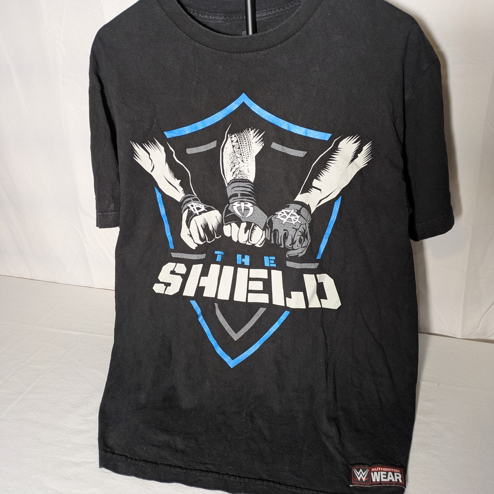 WWE  "The Shield"   T-Shirt Large